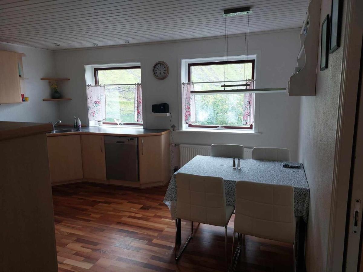 Fjord Guesthouse Funningsfjordur Eksteriør billede
