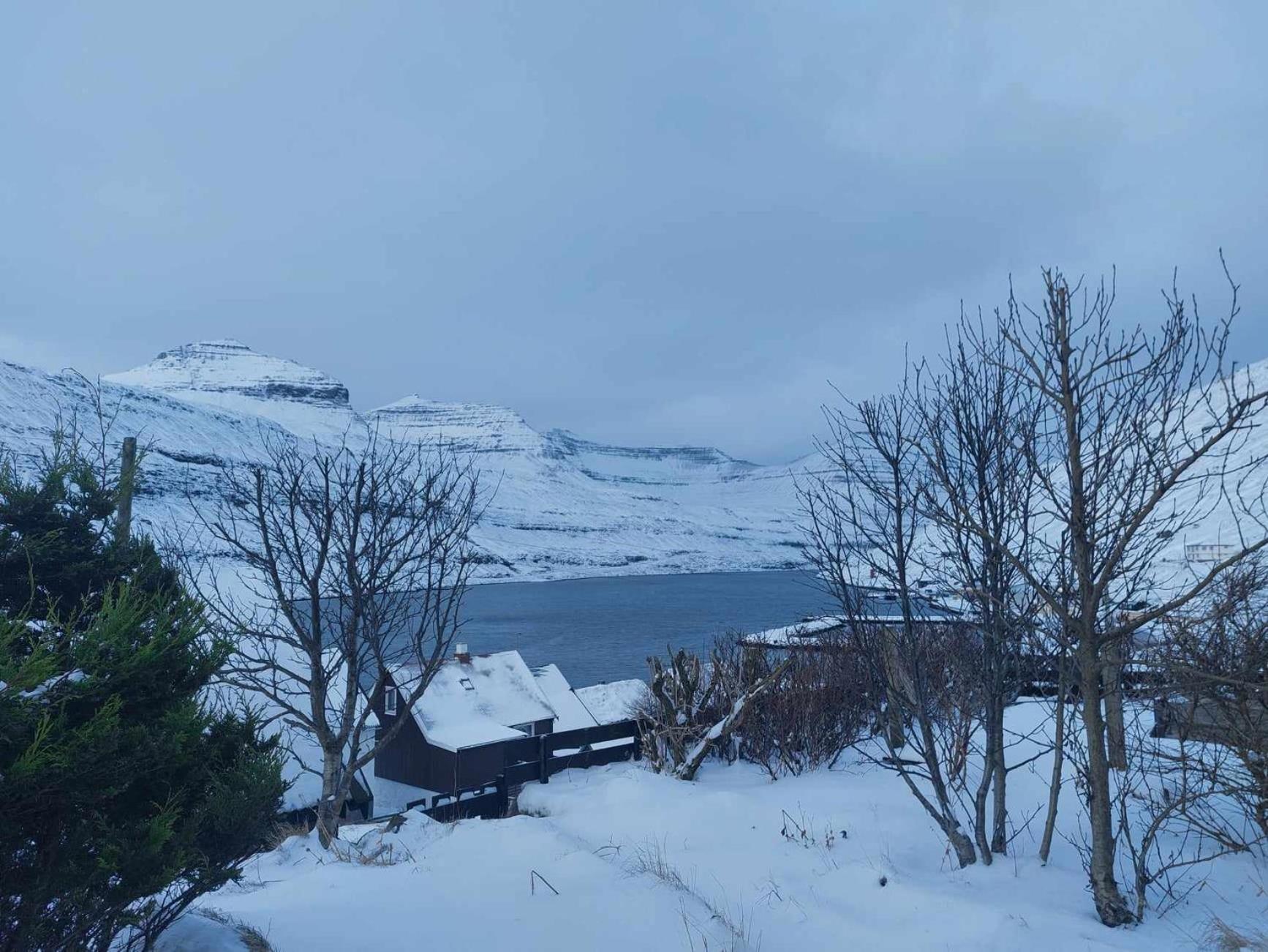 Fjord Guesthouse Funningsfjordur Eksteriør billede