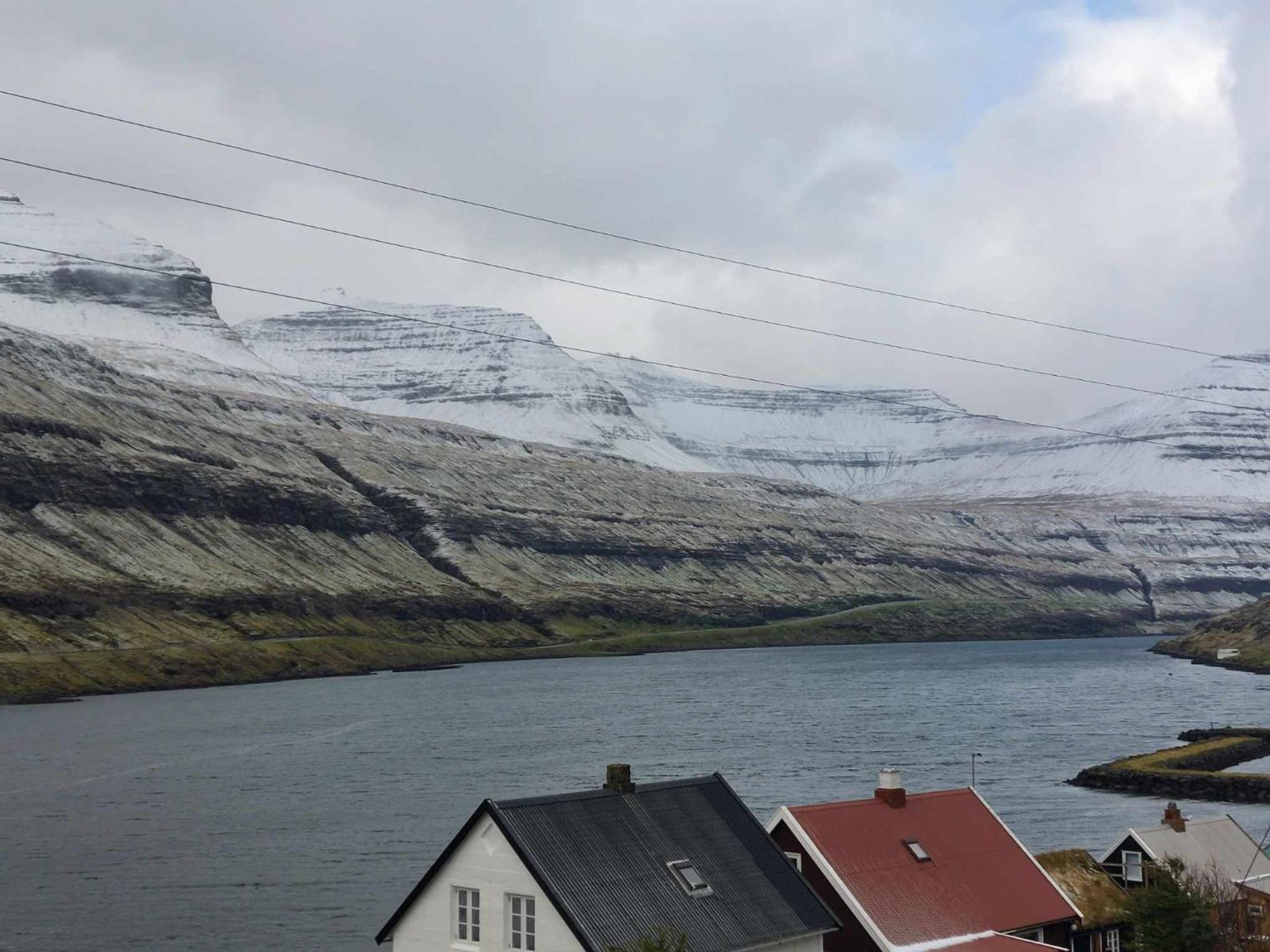 Fjord Guesthouse Funningsfjordur Eksteriør billede