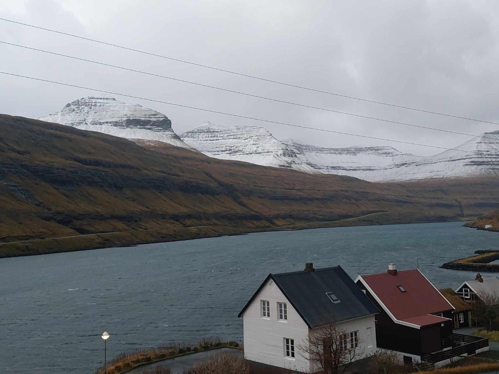 Fjord Guesthouse Funningsfjordur Eksteriør billede