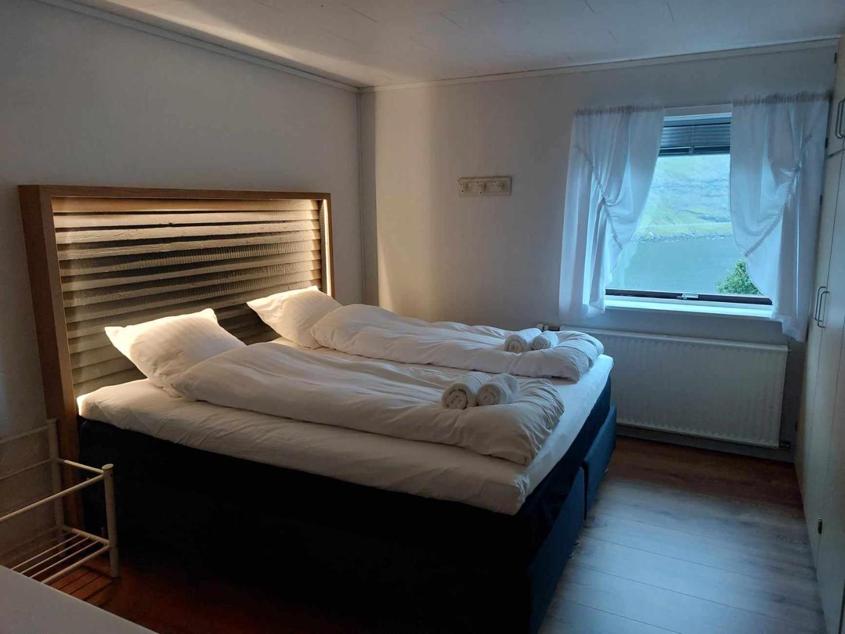 Fjord Guesthouse Funningsfjordur Eksteriør billede