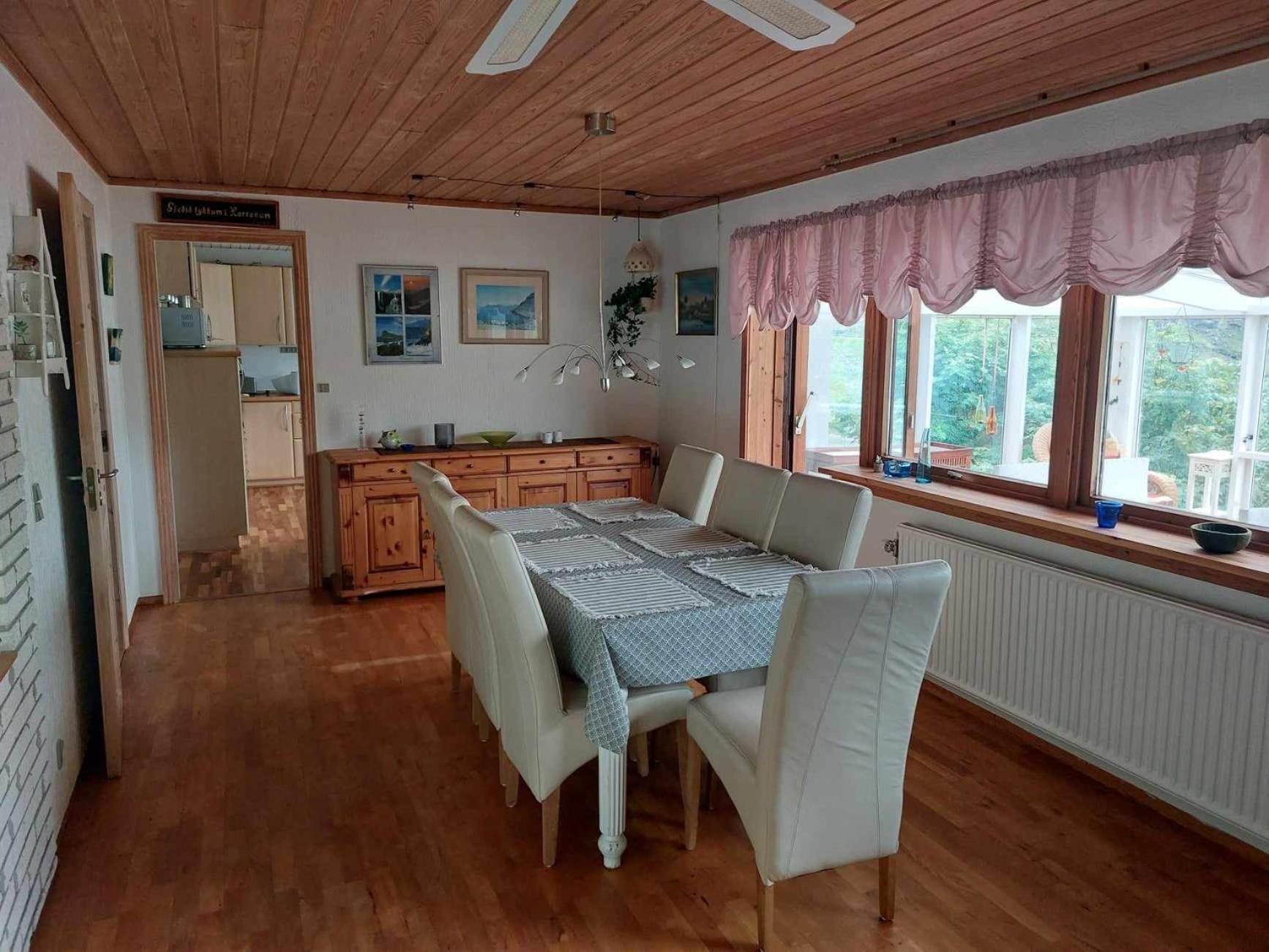 Fjord Guesthouse Funningsfjordur Eksteriør billede